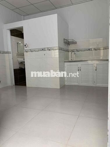 Cho thuê nhà trọ nhà 1 trệt+ 1 lầu sàn gỗ,ban công riêng