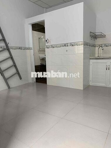Cho thuê nhà trọ nhà 1 trệt+ 1 lầu sàn gỗ,ban công riêng