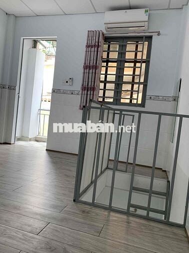 Cho thuê nhà trọ nhà 1 trệt+ 1 lầu sàn gỗ,ban công riêng