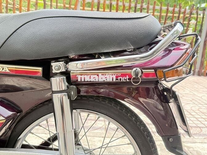 Honda Dream Thái đời 95 . Xe sưu tầm.