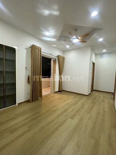 Cho thuê căn hộ 72 m2 có 2 PN nhà cực đẹp giá chỉ 11 Tr/tháng 