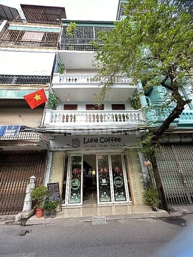 Cho thuê nhà mặt đường Nghi Tàm, tiện kinh doanh, làm văn phòng