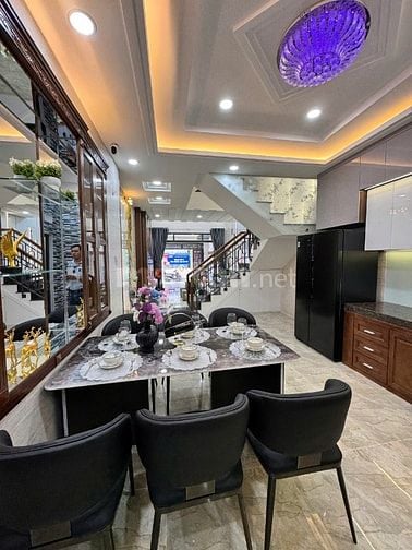 Bán nhà 4X18m đường Hoàng Bật Đạt, P. Tân Sơn, TP.HCM
