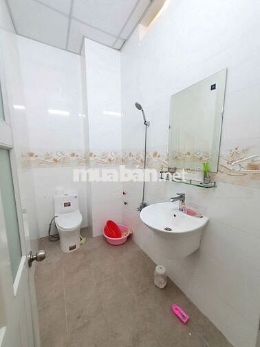 CHO THUÊ NHÀ TRỆT LẦU SÂN THƯỢNG KHU DÂN CƯ 91 B