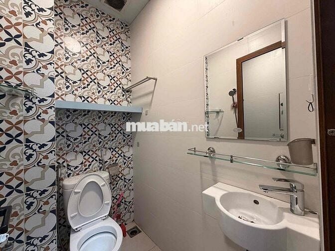 Siêu Ngon!! Nguyên Căn DTSD 120m2 2PN 5WC Kinh Doanh Tự Do Ngay NVC Q1