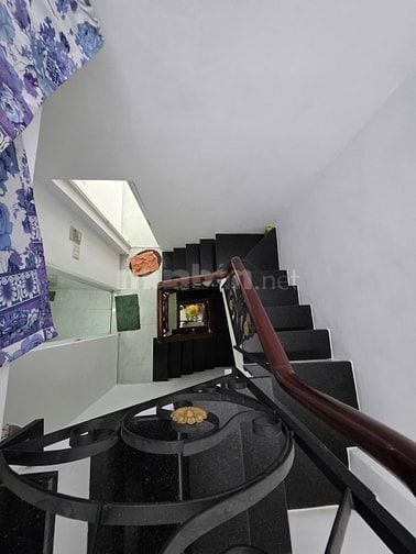 GIẢM SÂU 700 TRIỆU GẤP BÁN NHÀ LÊ ĐẠI HÀNH VÌ CÓ GIẤY ĐỊNH CƯ