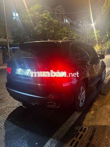 BMW X5 SUV 5 chỗ màu Đen