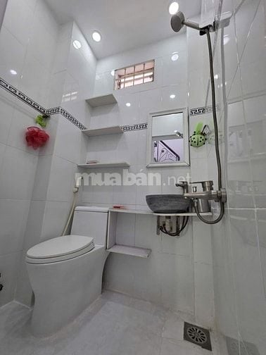 GIẢM SÂU 700 TRIỆU GẤP BÁN NHÀ LÊ ĐẠI HÀNH VÌ CÓ GIẤY ĐỊNH CƯ