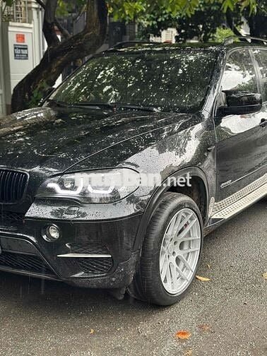 BMW X5 SUV 5 chỗ màu Đen