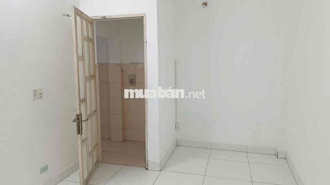 Cho thuê nhà cấp 4 sân rộng, hẻm xe tải thông đường số 2,Phường Truong