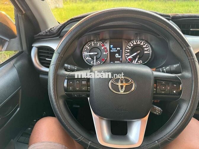 Toyota Hilux 2021 Tự động Trắng 97.000 km