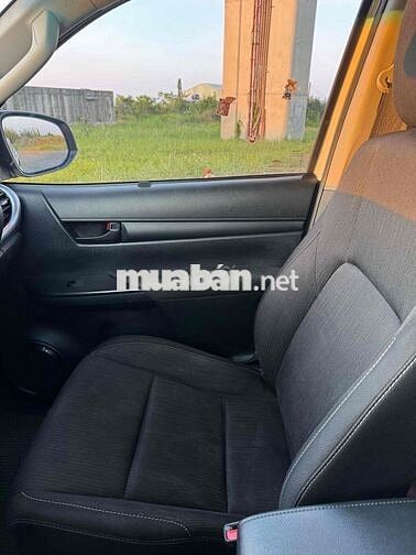Toyota Hilux 2021 Tự động Trắng 97.000 km