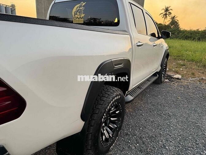 Toyota Hilux 2021 Tự động Trắng 97.000 km