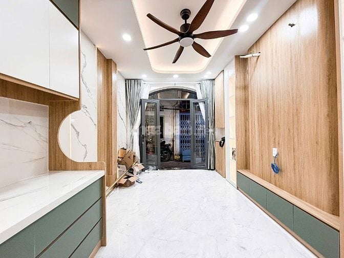 Bán nhà Mới Hẻm Võ Văn Tần, 2 Phòng ngủ, Full nội thất, Vào ở liền