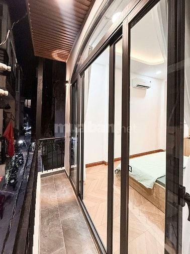 Bán nhà Mới Hẻm Võ Văn Tần, 2 Phòng ngủ, Full nội thất, Vào ở liền