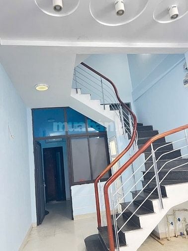 Cho thuê nhà nguyên căn ngõ Gốc Đề .giá 12tr/ tháng 