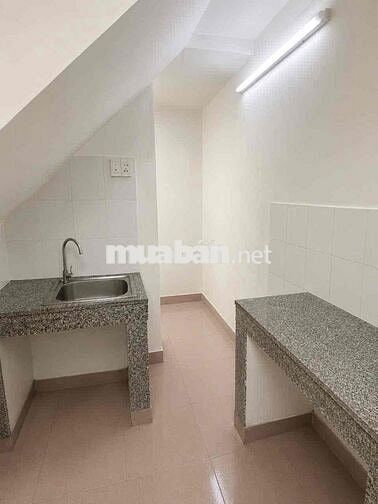 Nhà Thuê hẻm lớn gò dầu giá rẻ