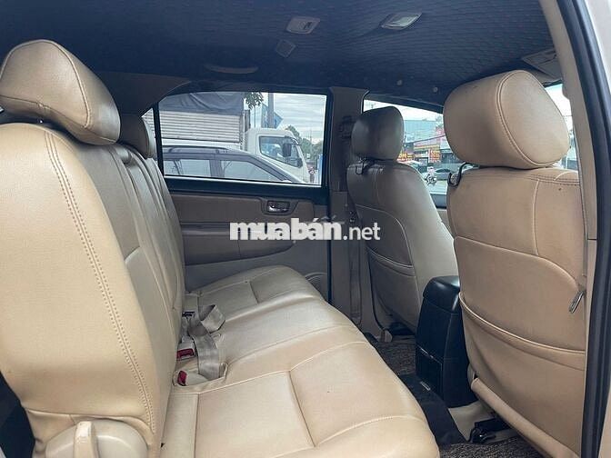 Toyota Fortuner 2016, máy dầu số sàn, Màu trắng