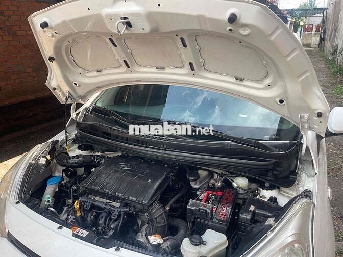 Hyundai Grand i10 Trắng Số sàn