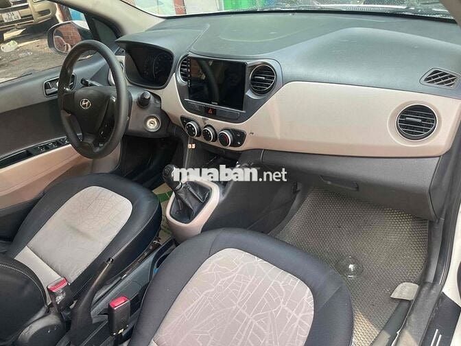 Hyundai Grand i10 Trắng Số sàn
