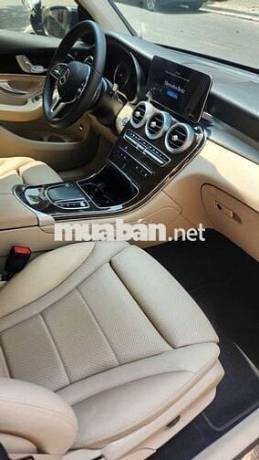 Mercedes-Benz GLC200 2021 Đen 31000 miles