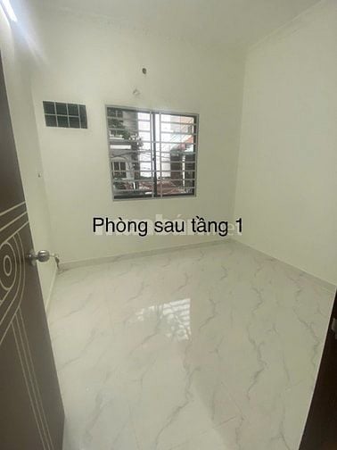 Cho thue nha 2 mat tien truoc sau