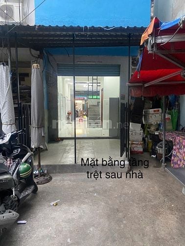 Cho thue nha 2 mat tien truoc sau