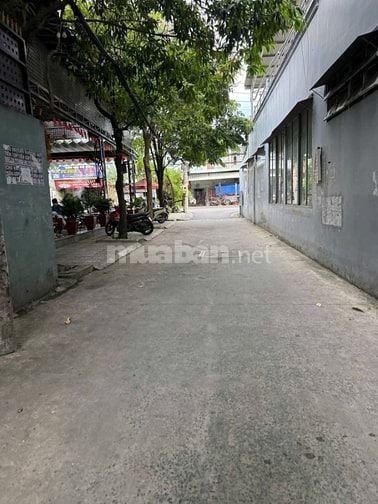 Nhà đẹp Chợ Nhị Xuân Hóc Môn – 2 ngủ + phòng thờ riêng 595 Triệu