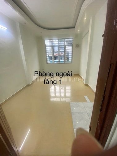 Cho thue nha 2 mat tien truoc sau