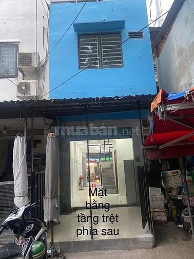 Cho thue nha 2 mat tien truoc sau