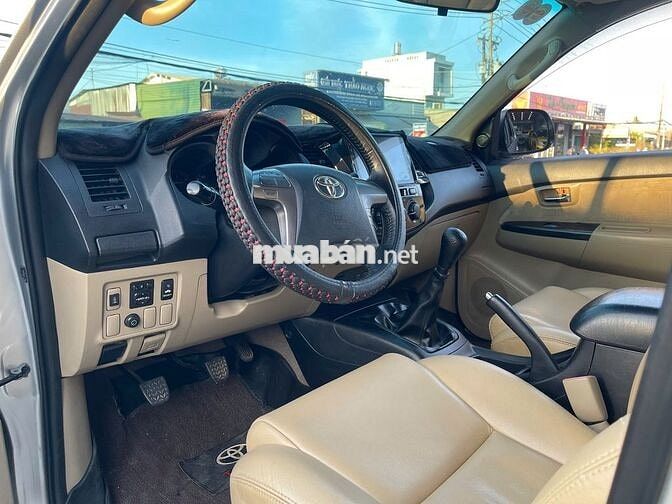 Toyota Fortuner 2015 máy dầu, số sàn, chất xe đẹp