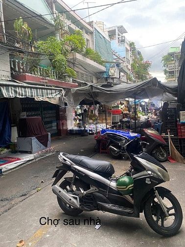 Cho thue nha 2 mat tien truoc sau