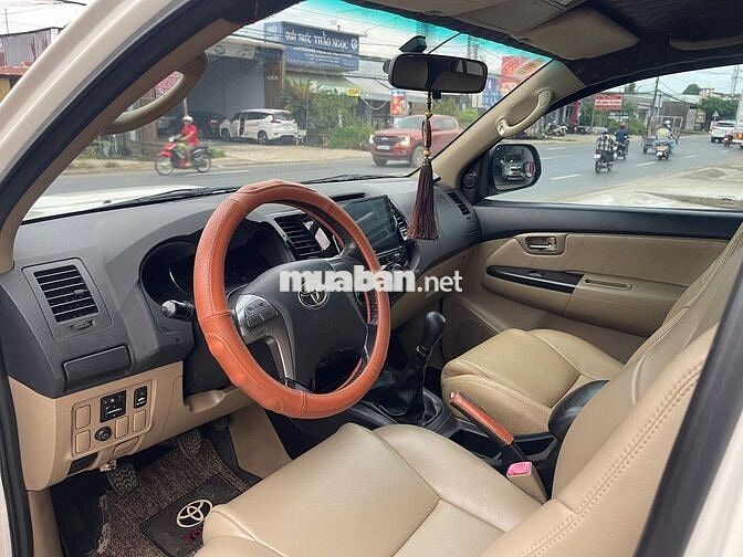 Toyota Fortuner 2016, máy dầu số sàn, Màu trắng