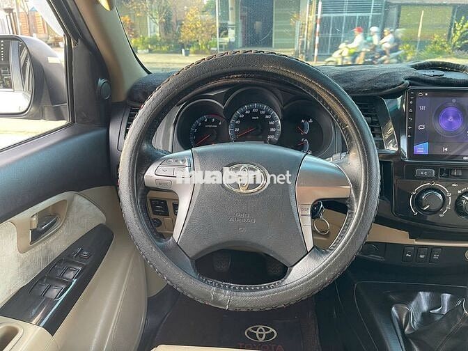 Toyota Fortuner 2015 máy dầu, số sàn, chất xe đẹp