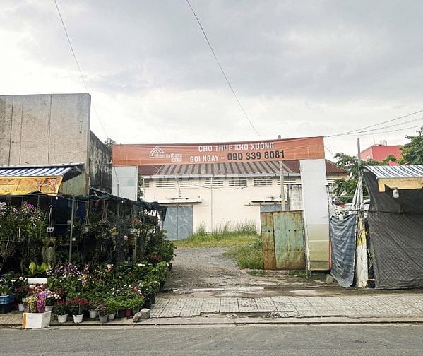 CHO THUÊ KHO BÃI RỘNG GẦN CHỢ ĐẦU MỐI HÓC MÔN