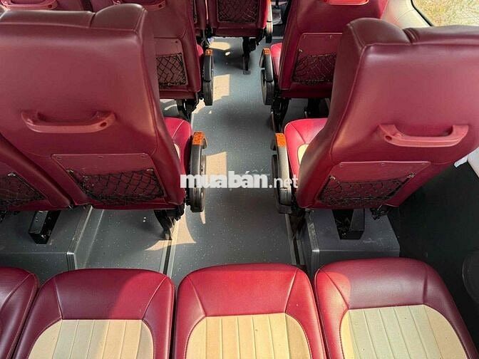 Xe khách Iveco 16 chỗ 2022 Trắng 50.000km