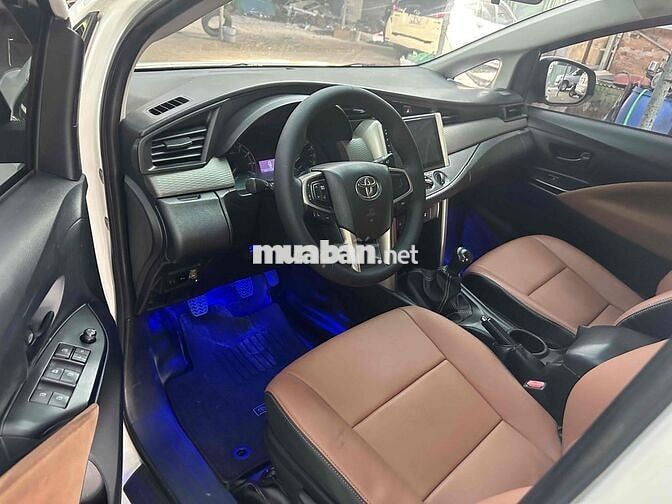 Toyota Innova E 2017 Trắng 7 chỗ