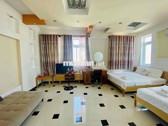 Nhà 6 phòng ngủ - ngay Hùng Vương
