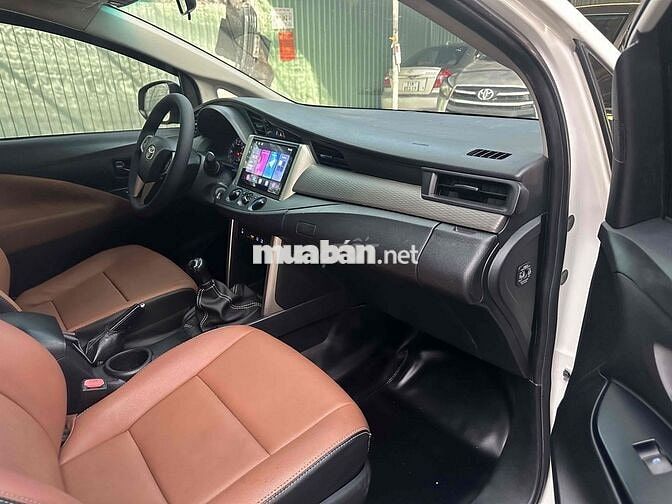 Toyota Innova E 2017 Trắng 7 chỗ