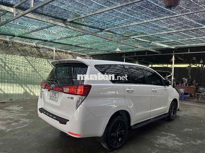 Toyota Innova E 2017 Trắng 7 chỗ