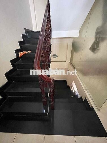 nhà 4x9m trệt 1 lửng 1 lầu 3pn 2wc, đường số 6. BHH B. Bình Tân