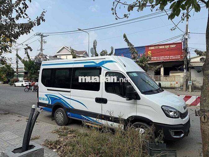 Xe khách Iveco 16 chỗ 2022 Trắng 50.000km
