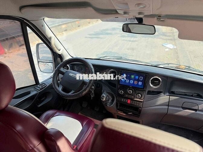 Xe khách Iveco 16 chỗ 2022 Trắng 50.000km