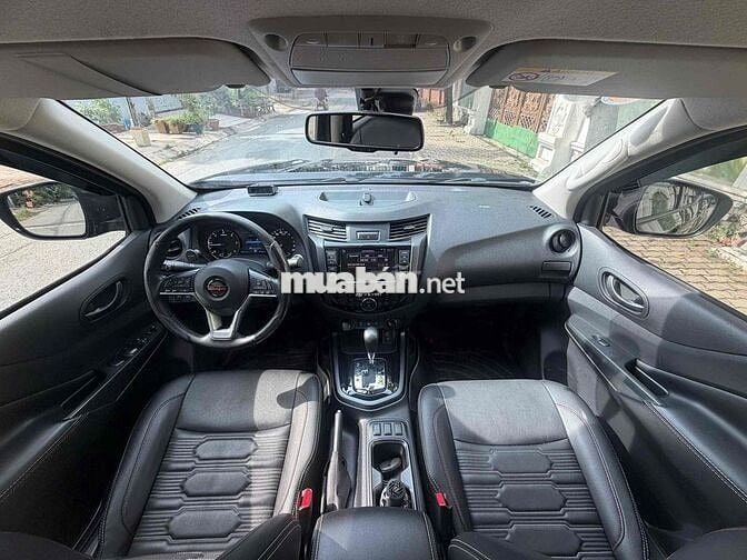 Nissan Navara 2022 4x4 Tự động Đen