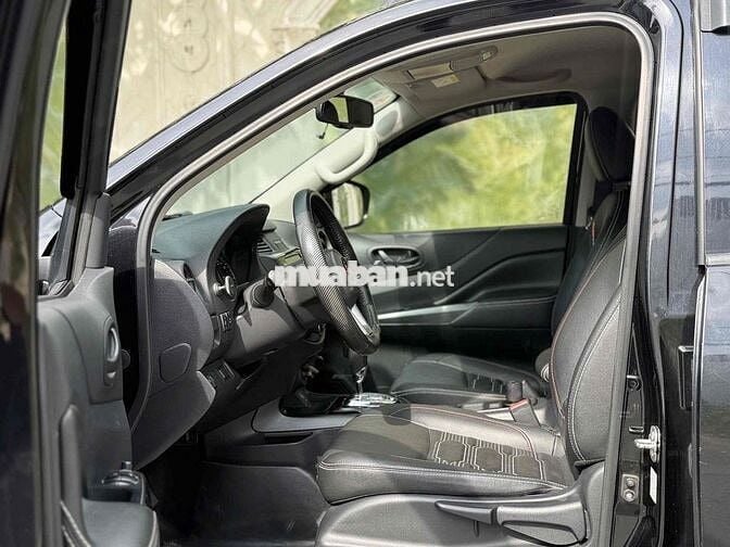 Nissan Navara 2022 4x4 Tự động Đen