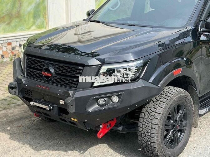 Nissan Navara 2022 4x4 Tự động Đen