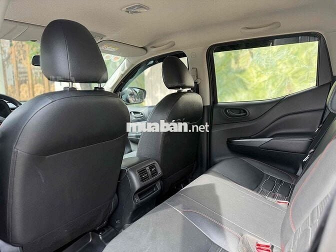 Nissan Navara 2022 4x4 Tự động Đen