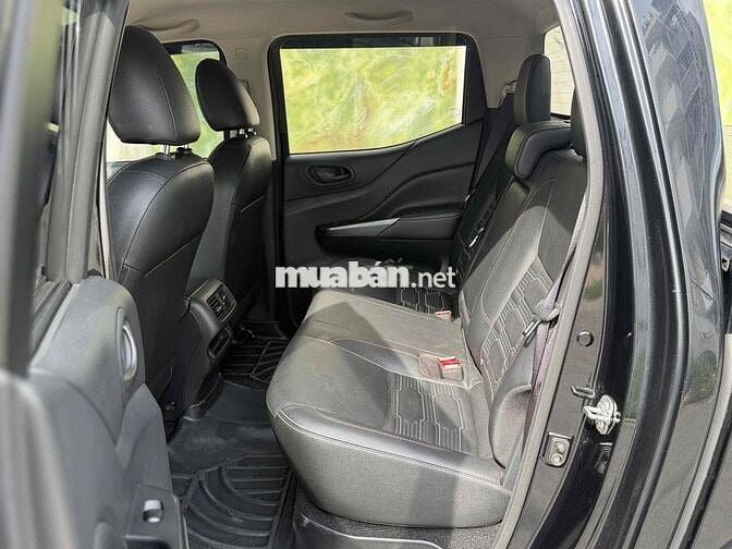 Nissan Navara 2022 4x4 Tự động Đen