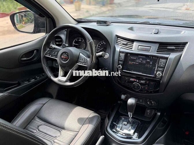 Nissan Navara 2022 4x4 Tự động Đen