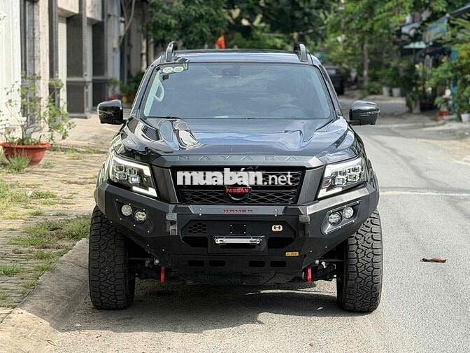 Nissan Navara 2022 4x4 Tự động Đen